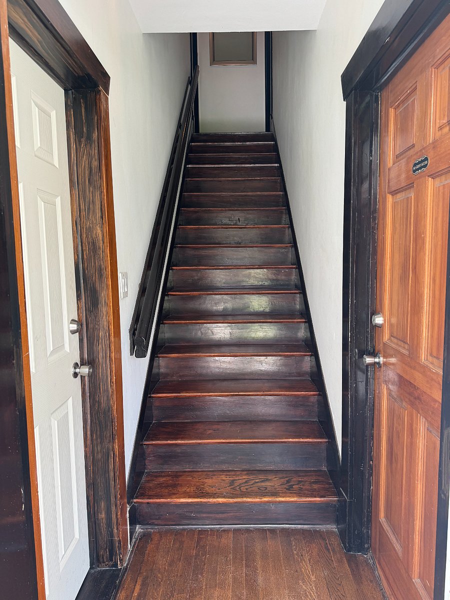 stairway to apartment