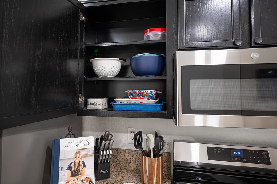All the comforts of home with all the cookware you will need