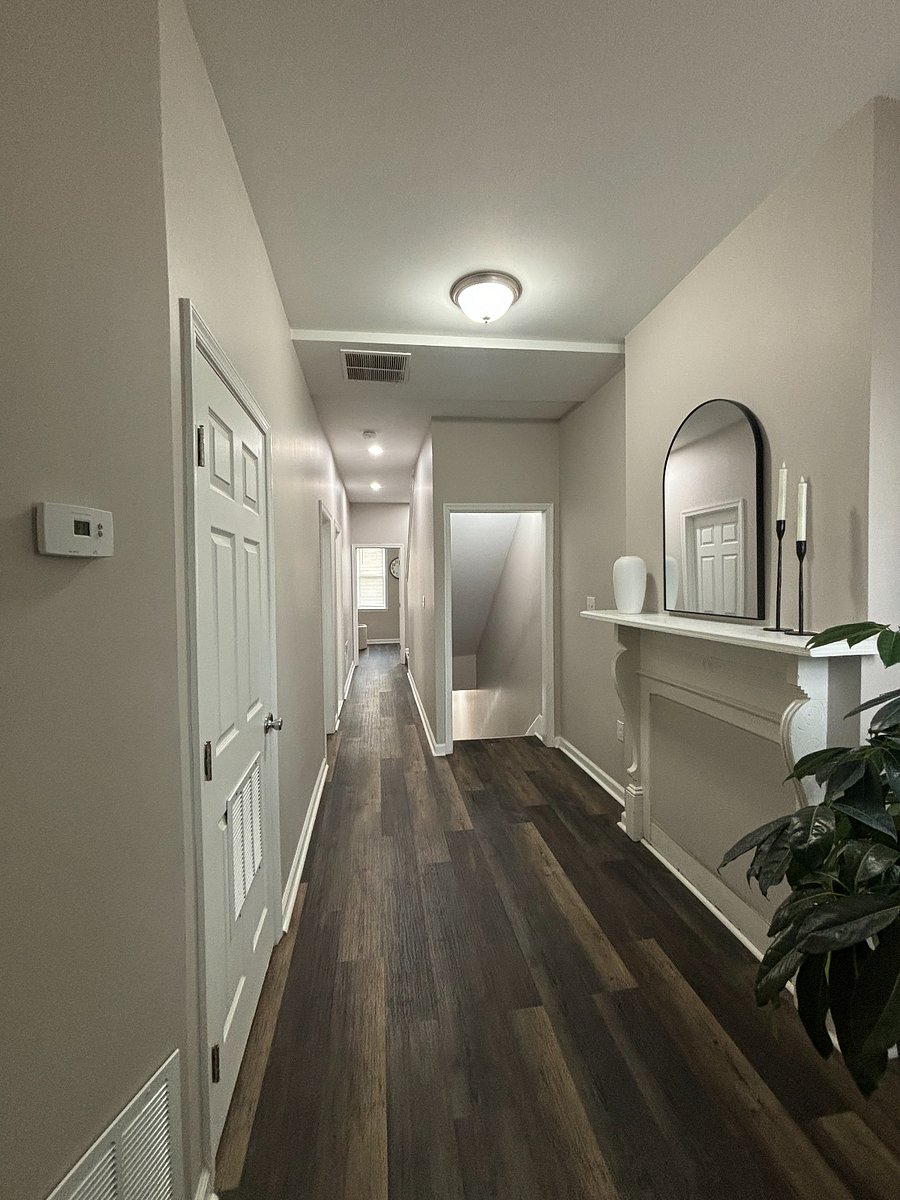 2nd fl. hallway/landing reverse view. (shared hallway/stairs/landing)
