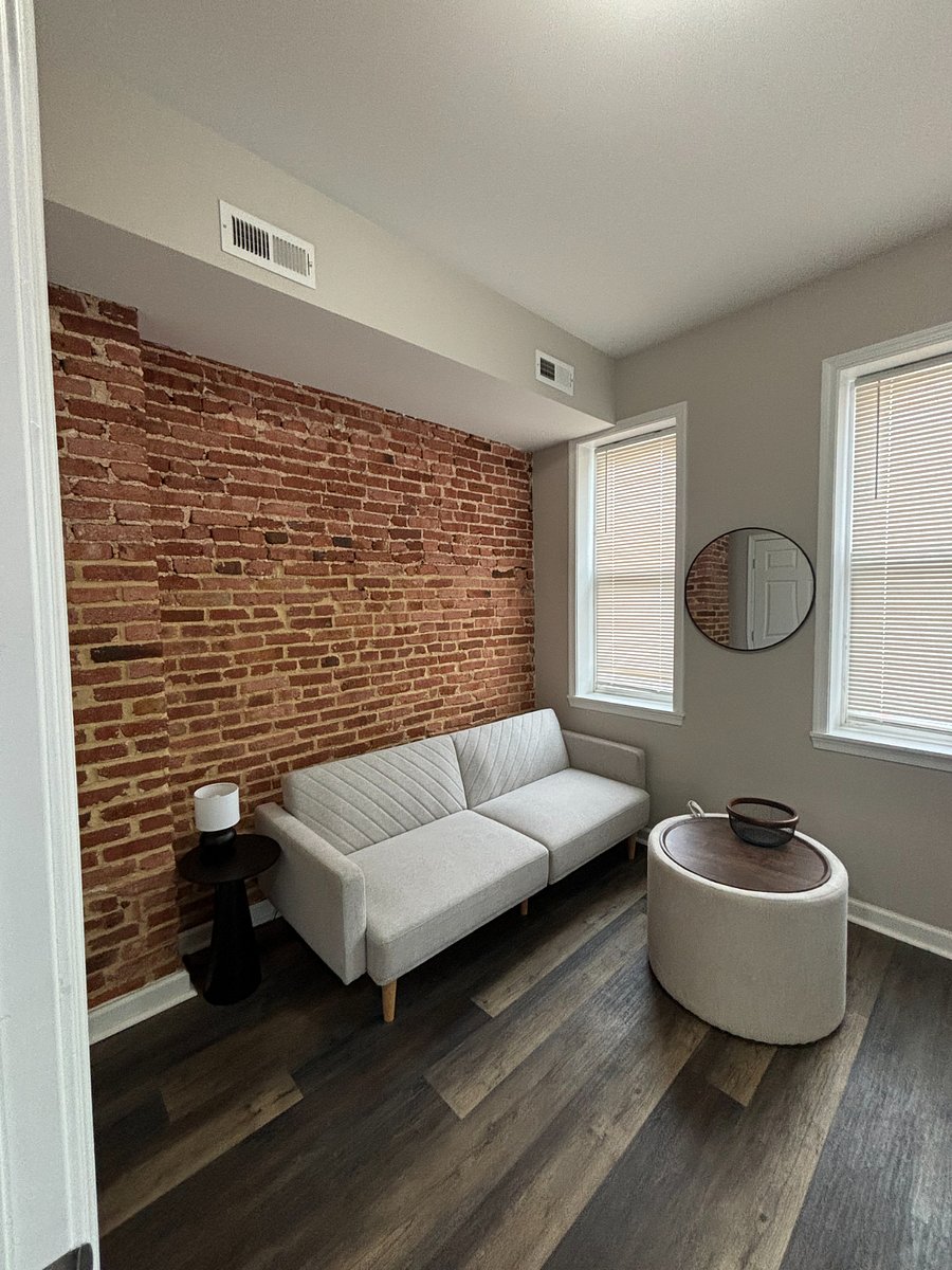 2nd fl suite office/flex room futon.