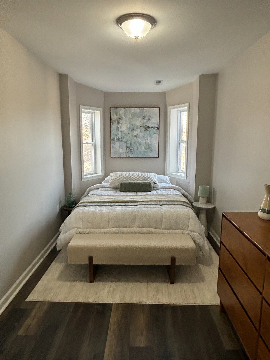 2nd fl. suite Bed