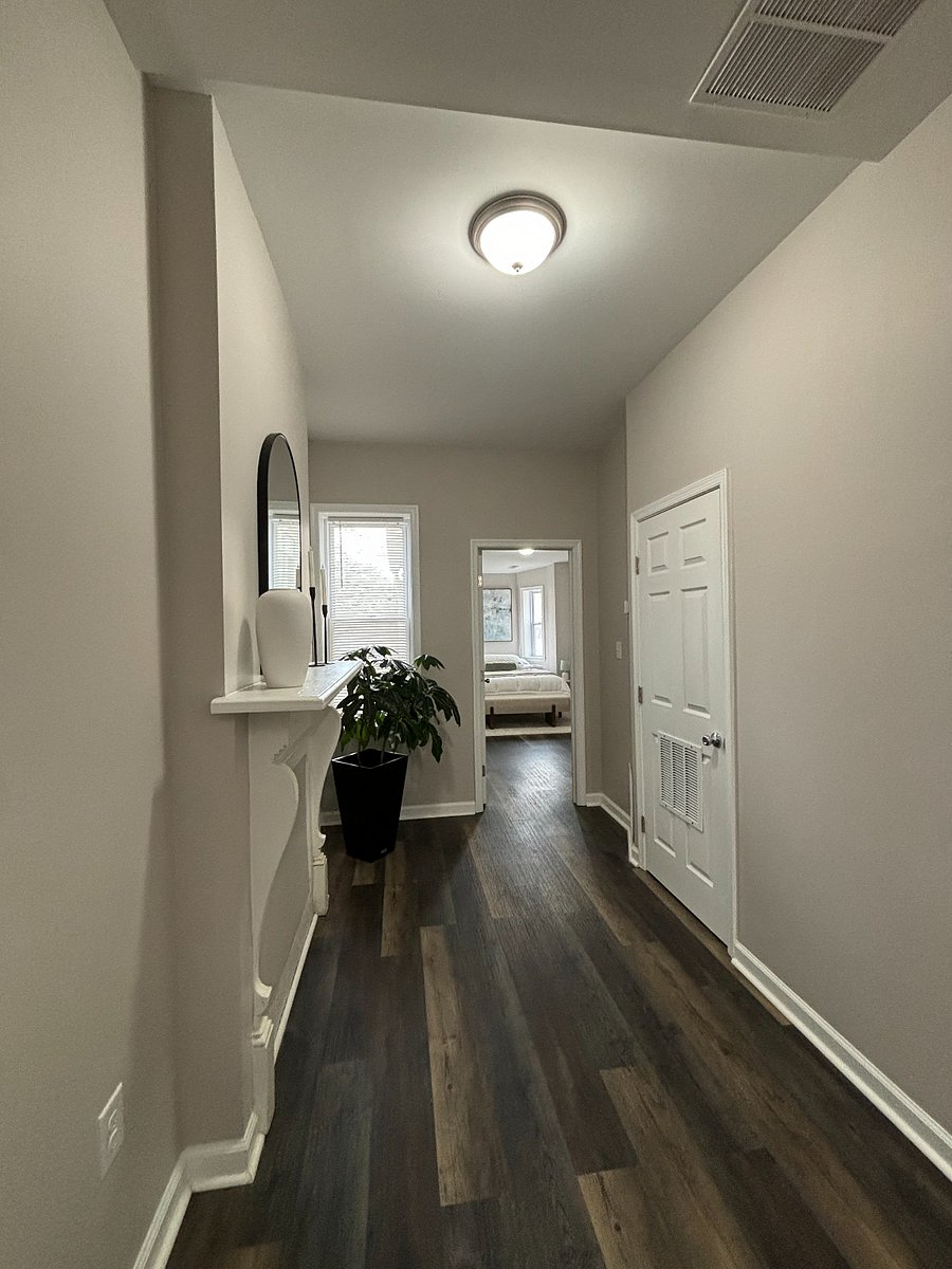 2nd fl. shared Hall/Landing