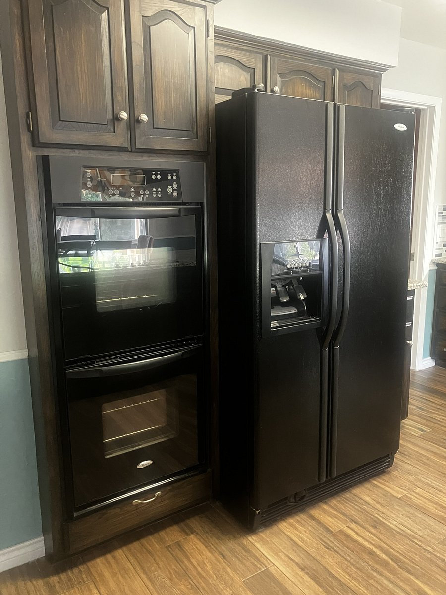 Double ovens and fridge/freezer combo with ice and water dispenser