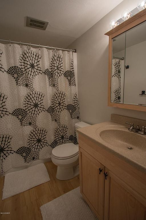 1 full bathroom