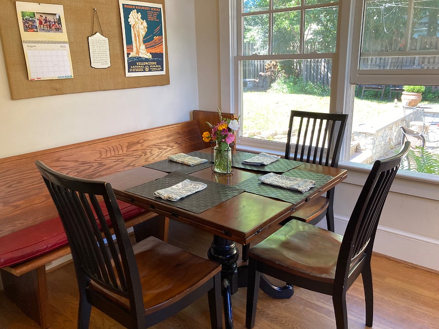 Eat-in kitchen