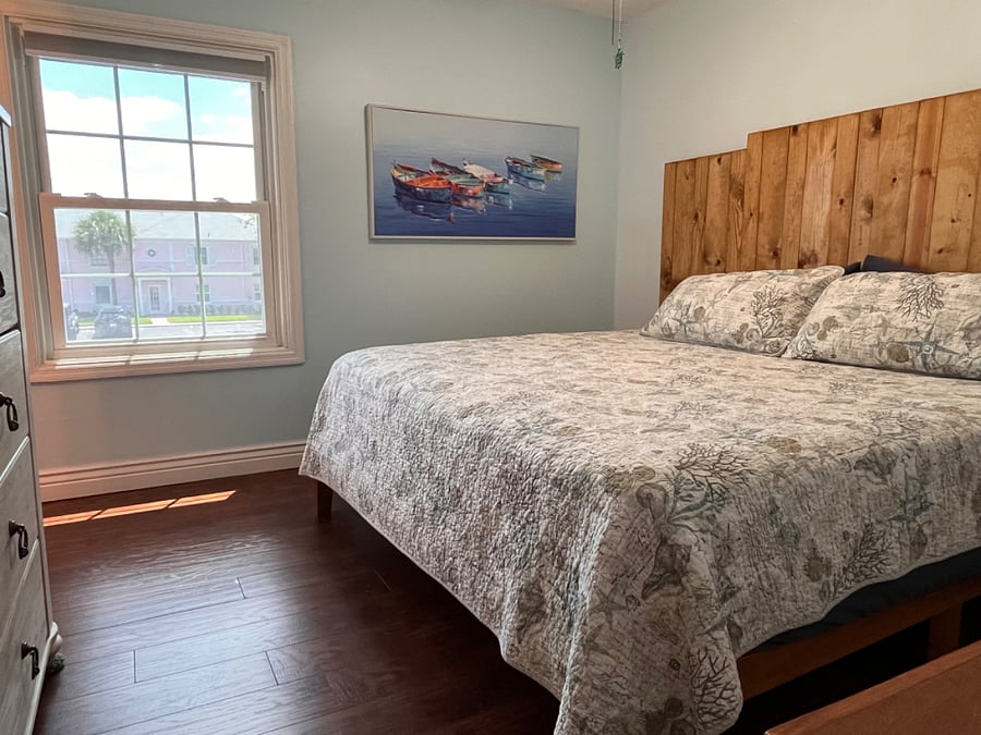 King bed with eastern view to Tampa Bay