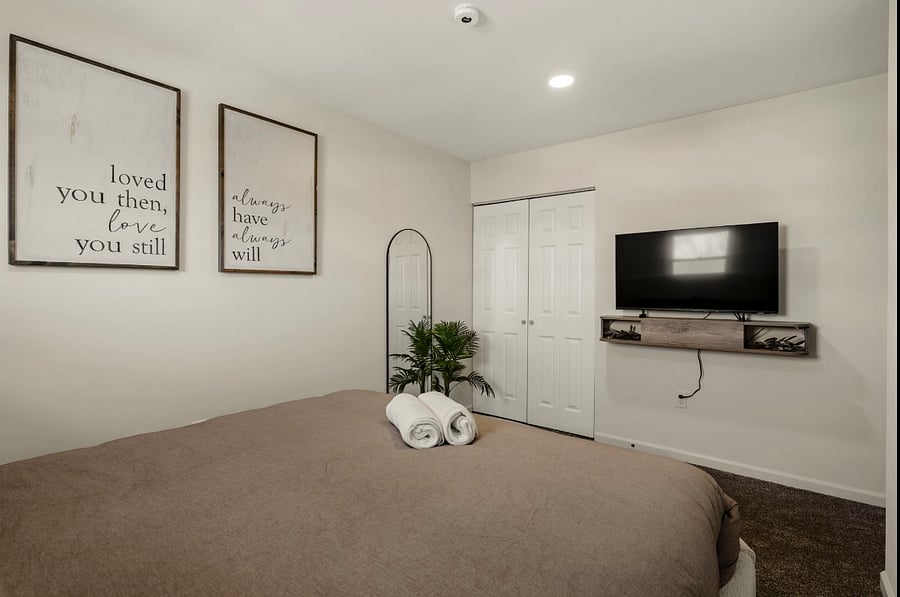 California king bedroom