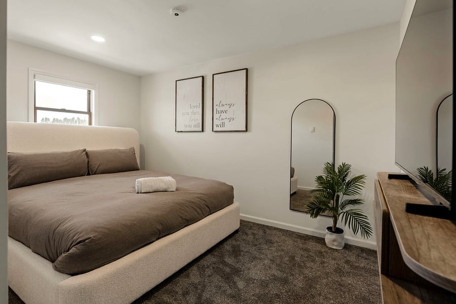 California king bedroom