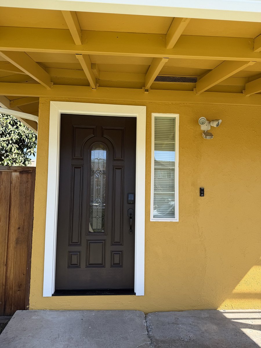 Entryway with Ring Doorbell and smart lock for easy access and fast check in