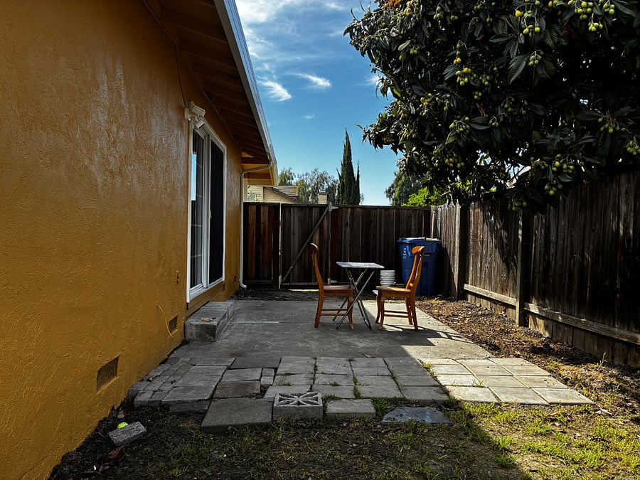 Enjoy a cup of coffee or have lunch outside the backyard for fresh air and relaxation.