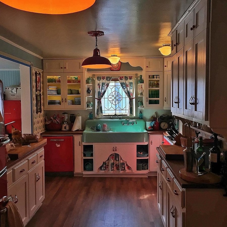 Full chef's kitchen with quality cookware and appliances