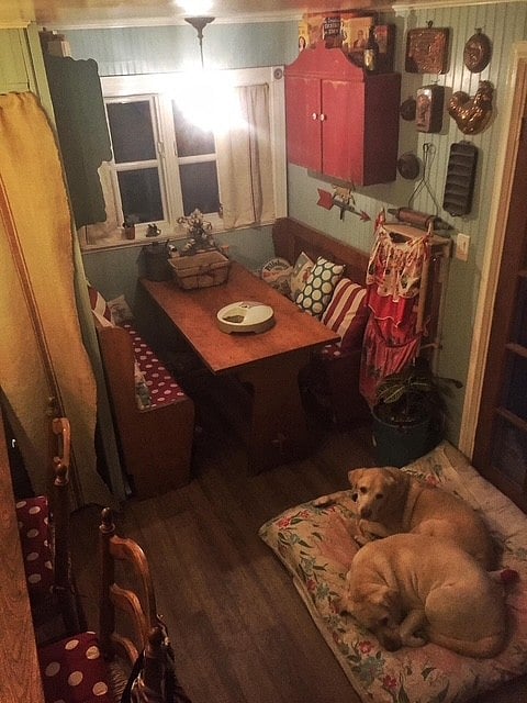 Cozy breakfast nook