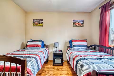 Bedroom 3- Twins