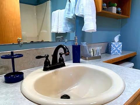Hallway Bathroom with Tub