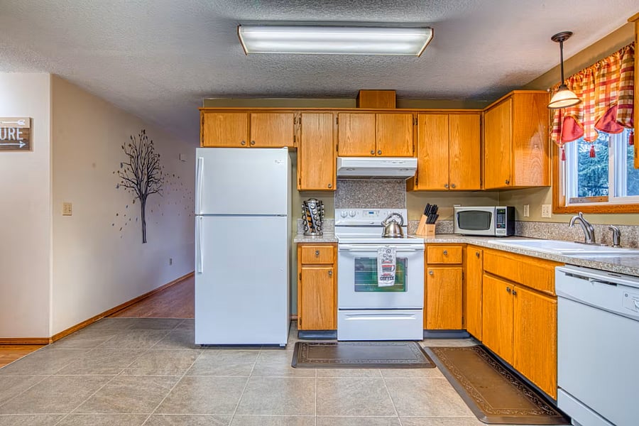 Fully Stocked Kitchen