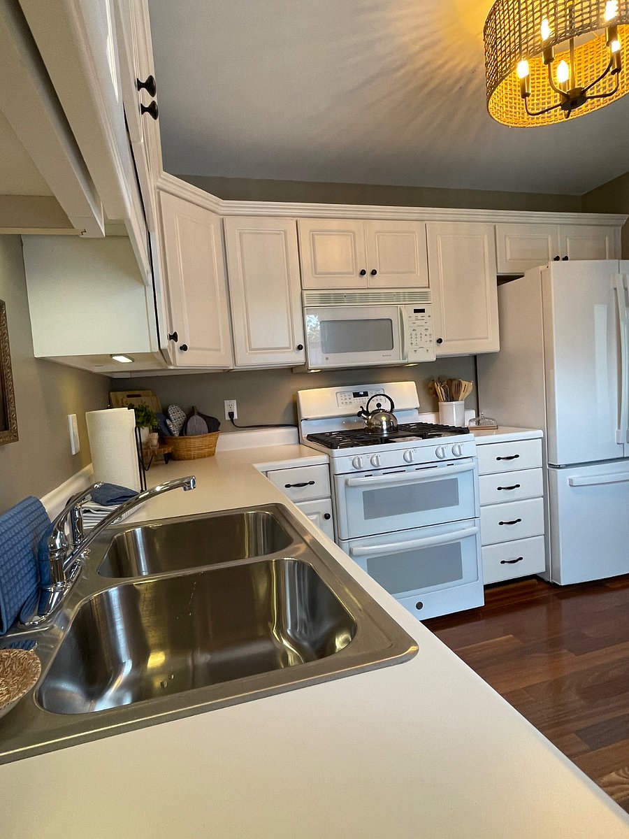 Fully stocked kitchen