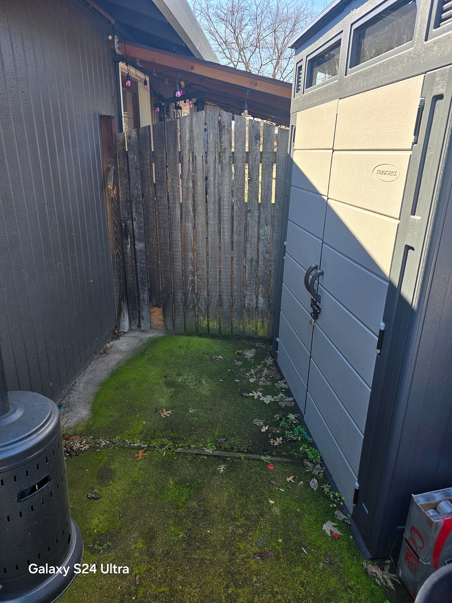 Private side entrance 