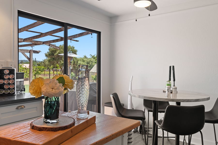 Breakfast nook 