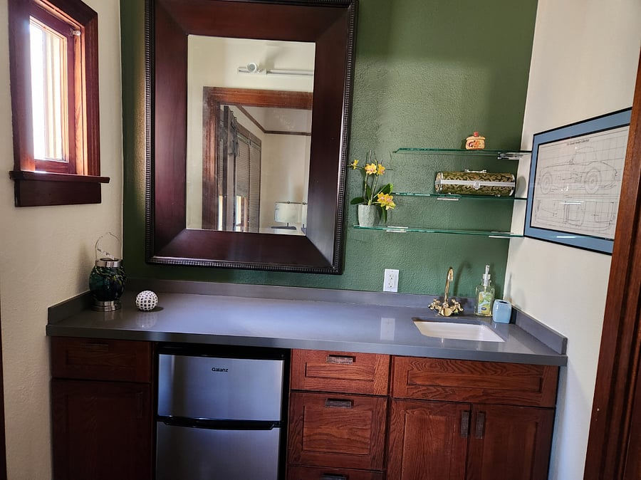 Bedroom counter/sink w/some storage