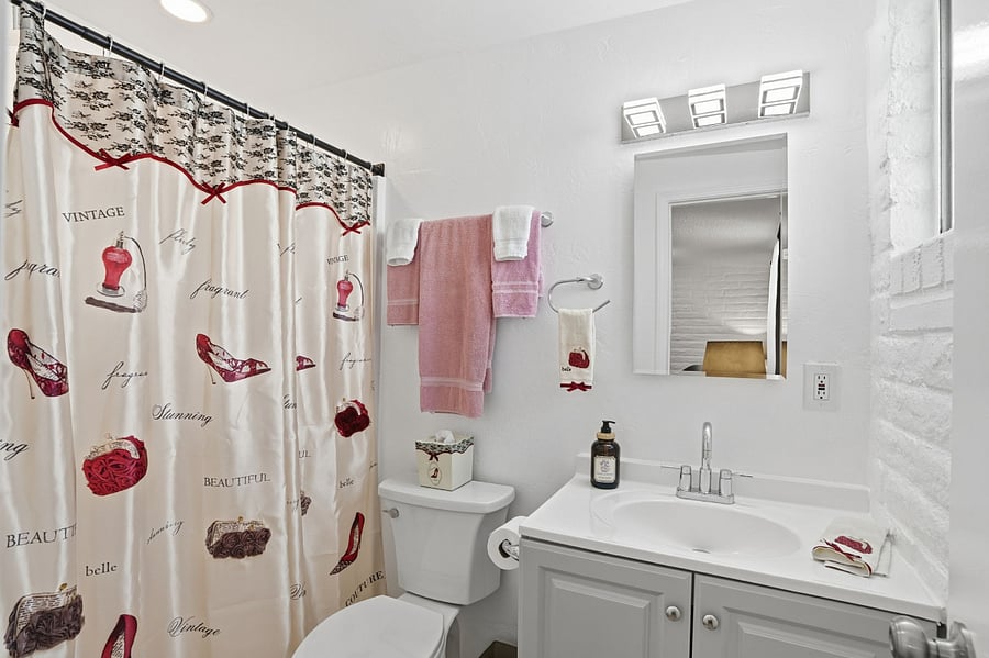 Full Bath in King Bedroom