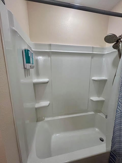Secondary Bathroom:
Shower/ Tub Combo