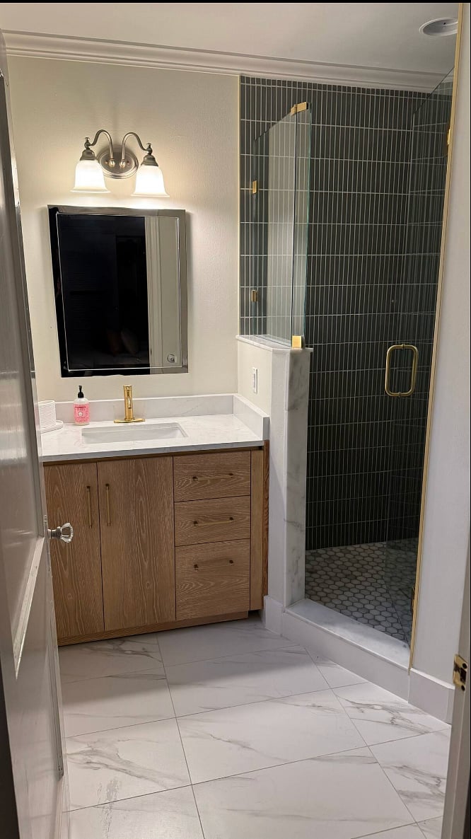 Fully renovated bathroom.