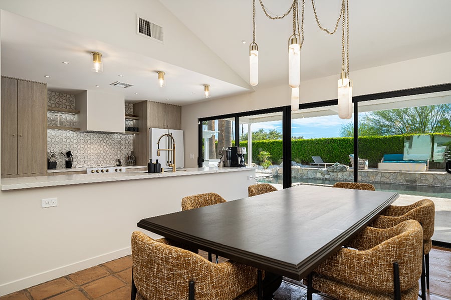 Kitchen/Dining Room with a view to the pool