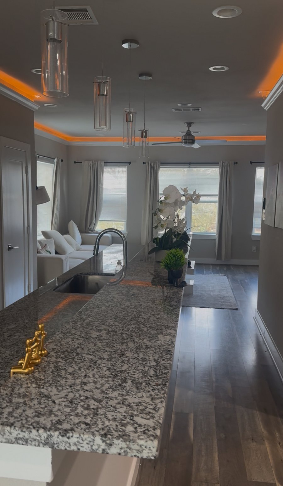 Kitchen to Livingroom