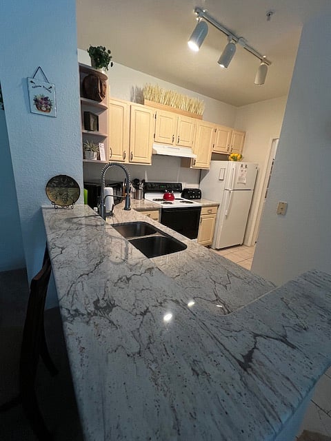 Furnished Finder property 972097_1 photo 3
