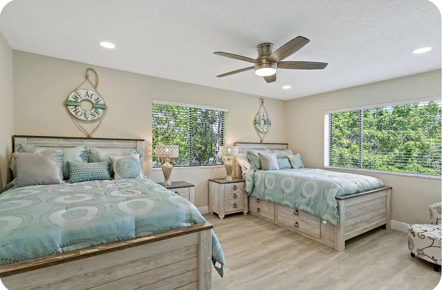 2nd bedroom with 2 double size beds