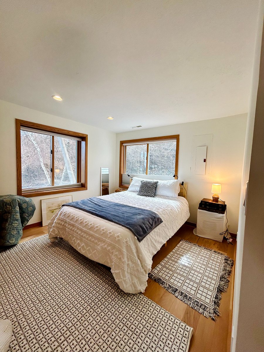 Private Bedroom for Rent