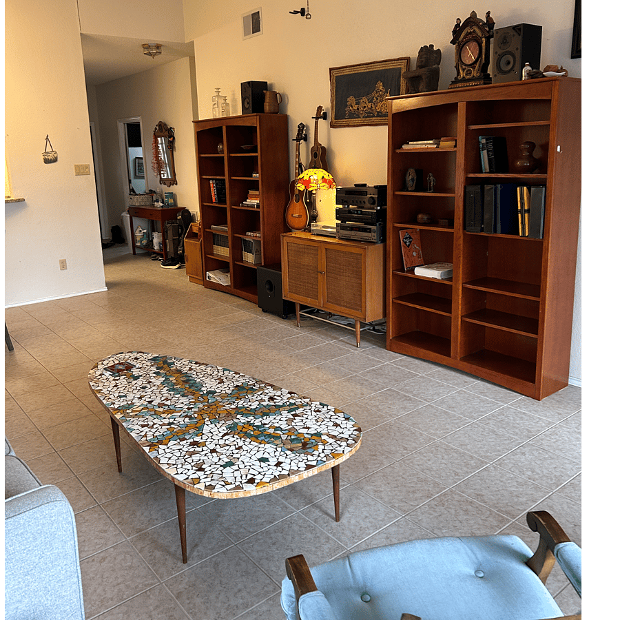 Living room with two bookcases and a great stereo!