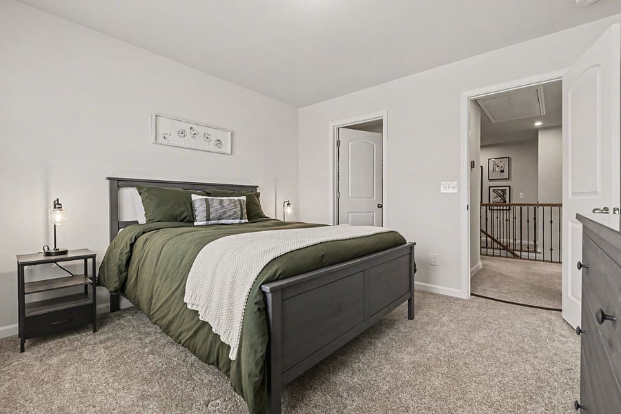 2nd Bedroom with Queen sized bed and walk in closet