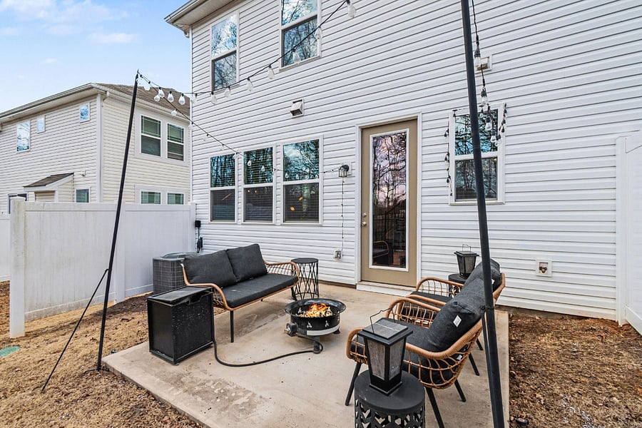 Outdoor patio and fire pit