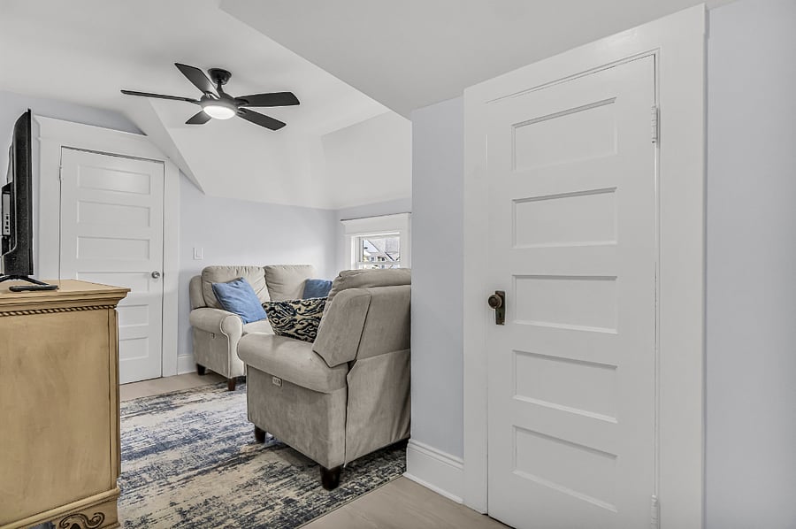 Private Living room with Smart TV
