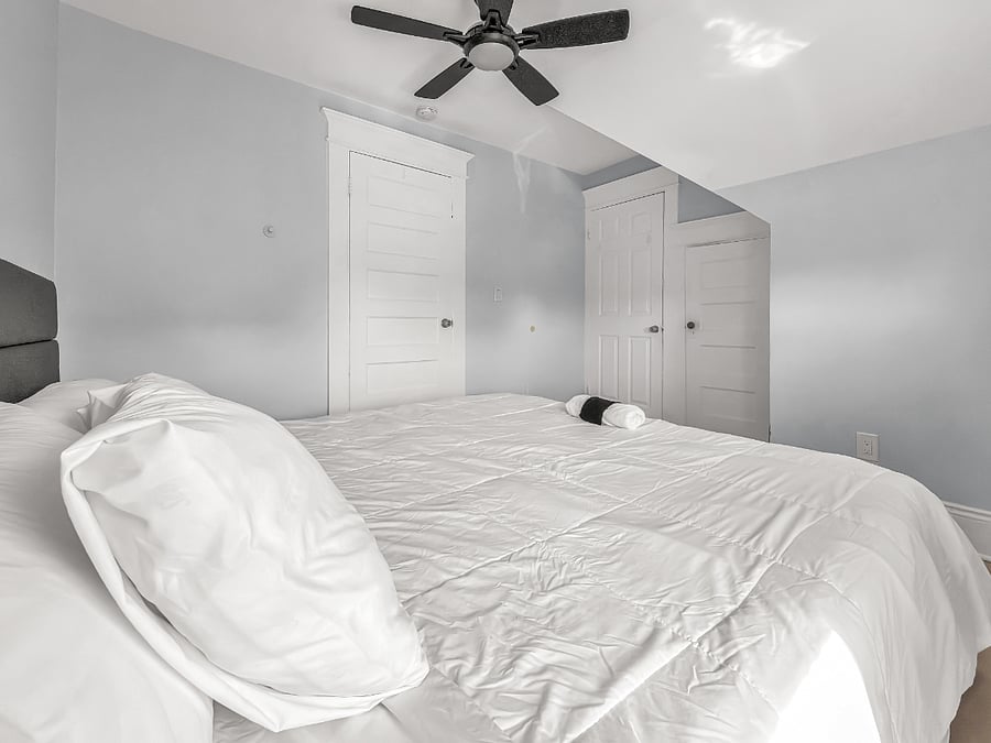 Bedroom 1 - King Size Bed