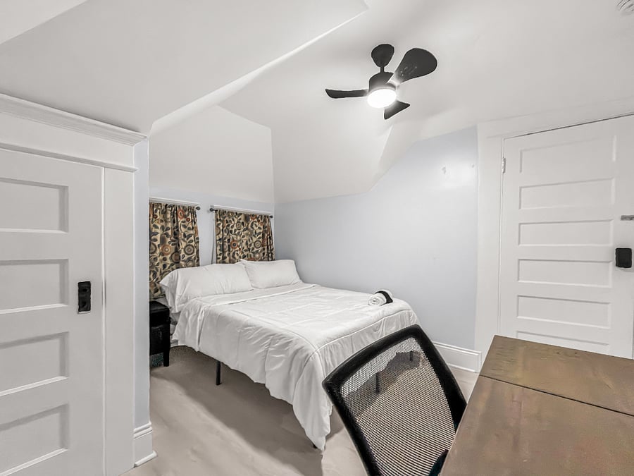 Bedroom 2 - Queen Size Bed