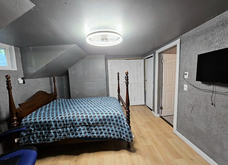 Bedroom w/ private bathroom and office