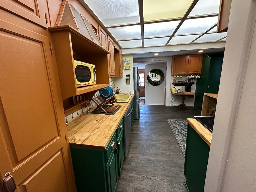 The Van Gogh Kitchen