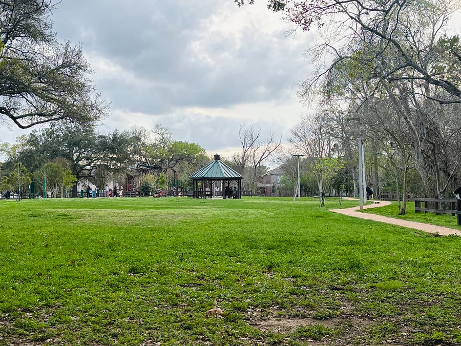 Enjoy Briar Bend Park on the Bayou, located only a few minutes away on foot.
