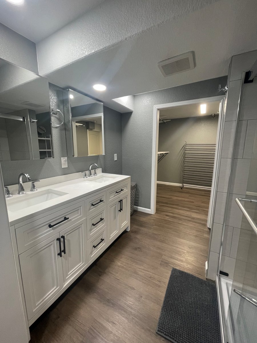 Master Bedroom on suite bathroom