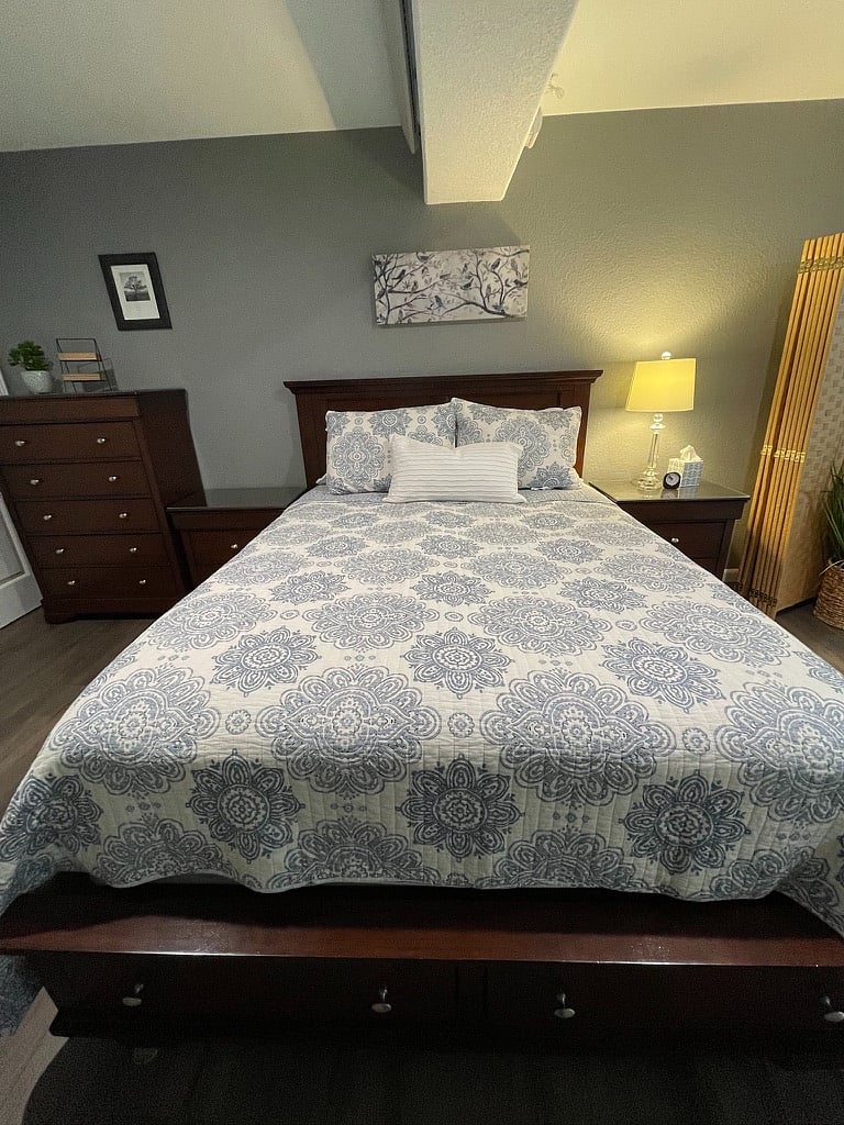 Bedroom 2 Studio Queen Bed