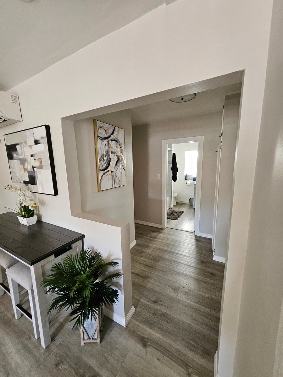 Hallway to bathroom 
