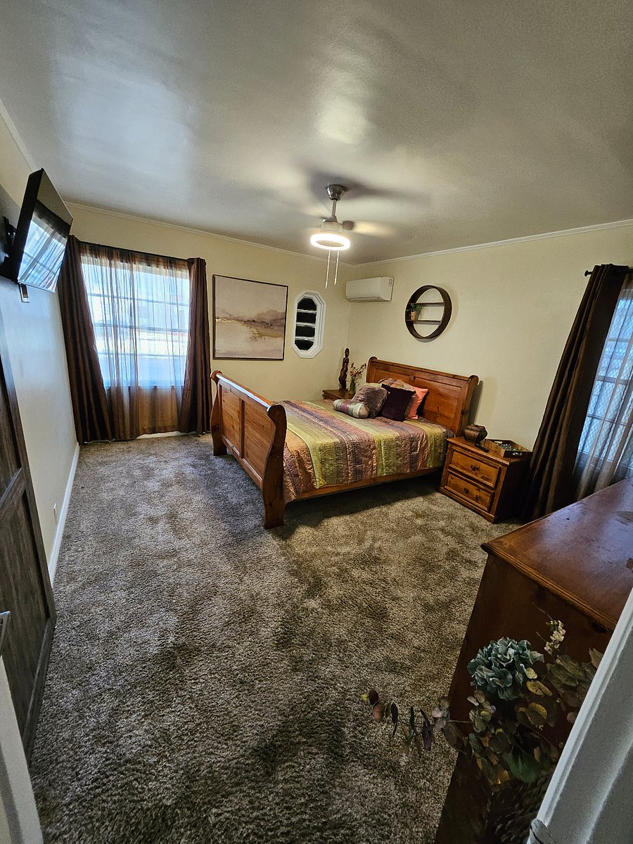 Comfy memory foam mattress and 42" smart tv