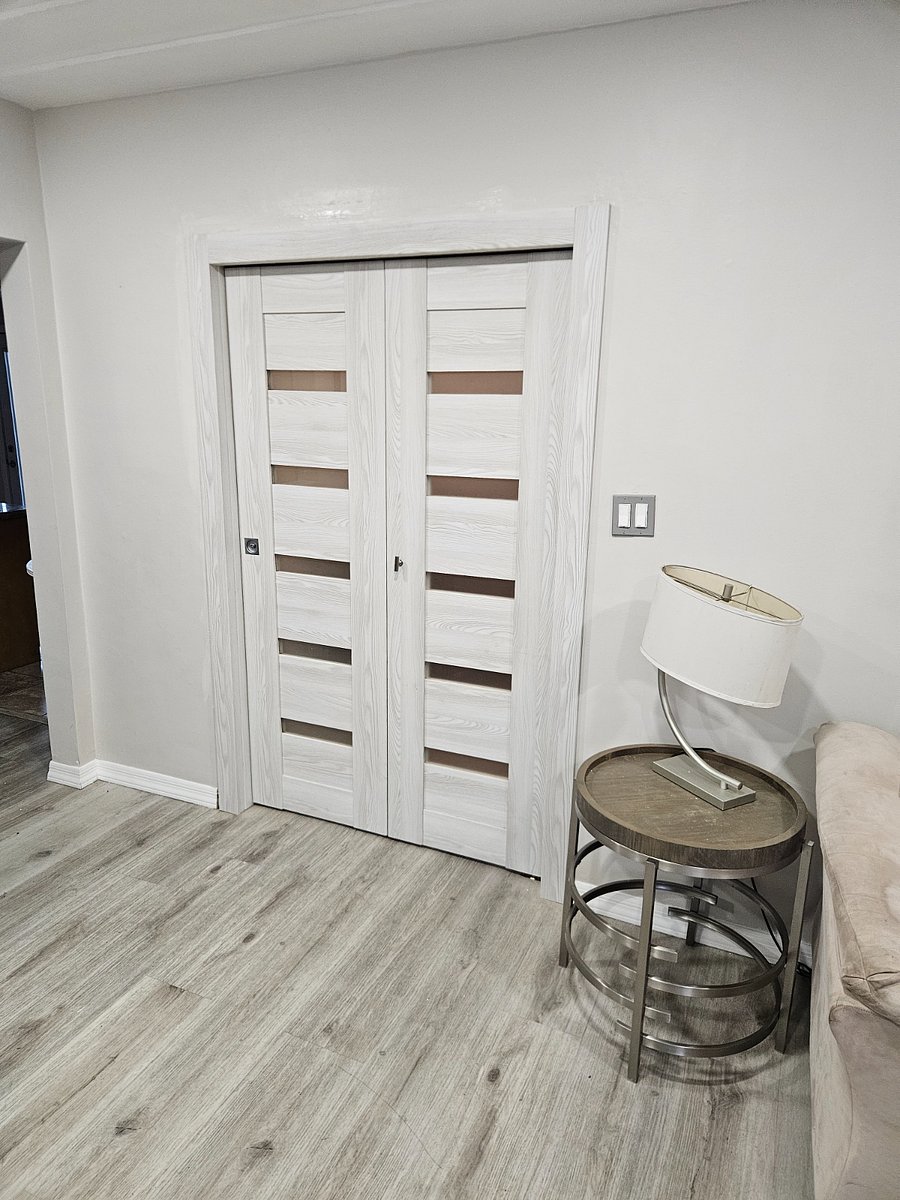 Entry to 2nd berm from living rm