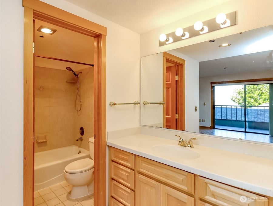 ensuite bathroom