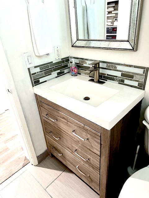 Bathroom sink