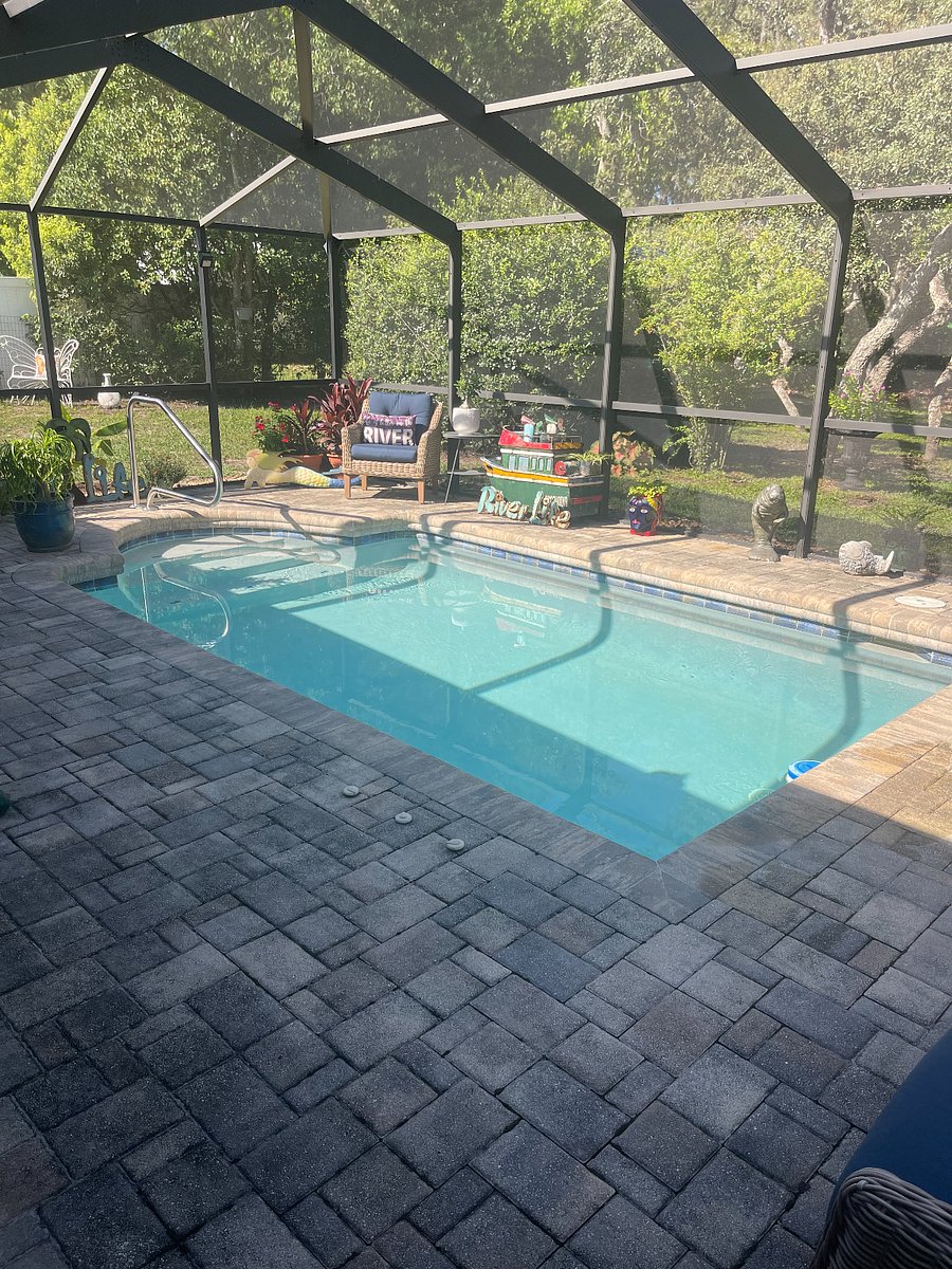 PRIVATE POOL