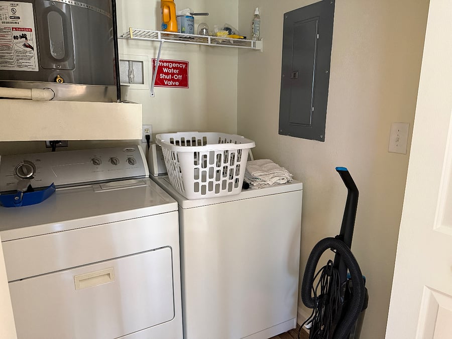 Full washer/dryer, vacuum 