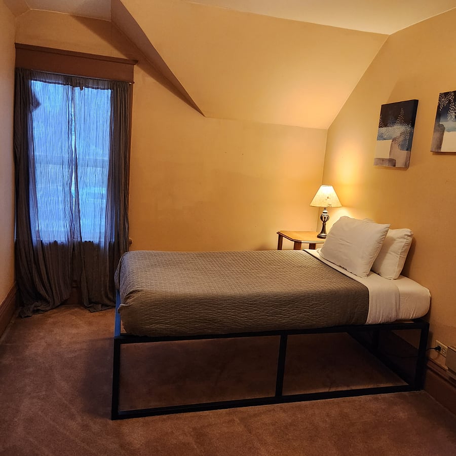 Upstairs bedroom #3 with twin